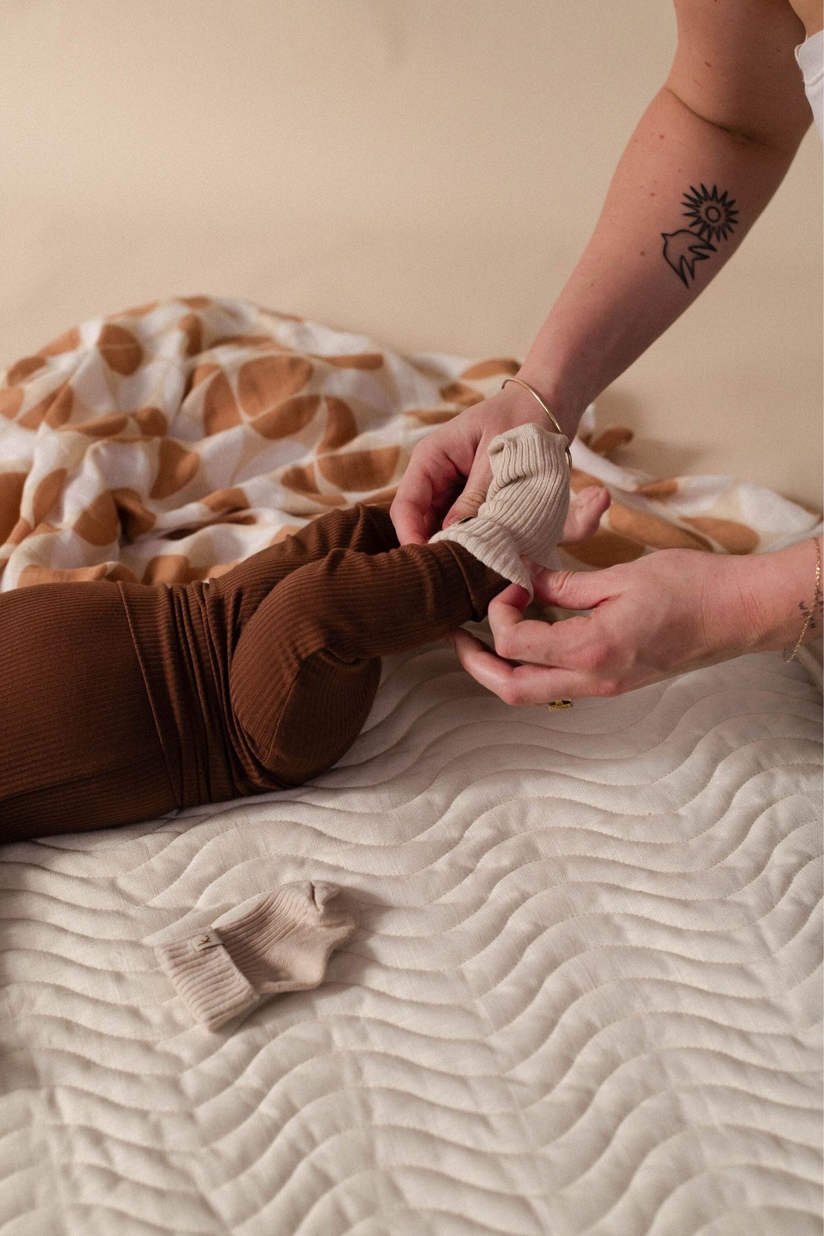Bamboo Fold Down Leggings - Chocolate Clothing Kiin ® 