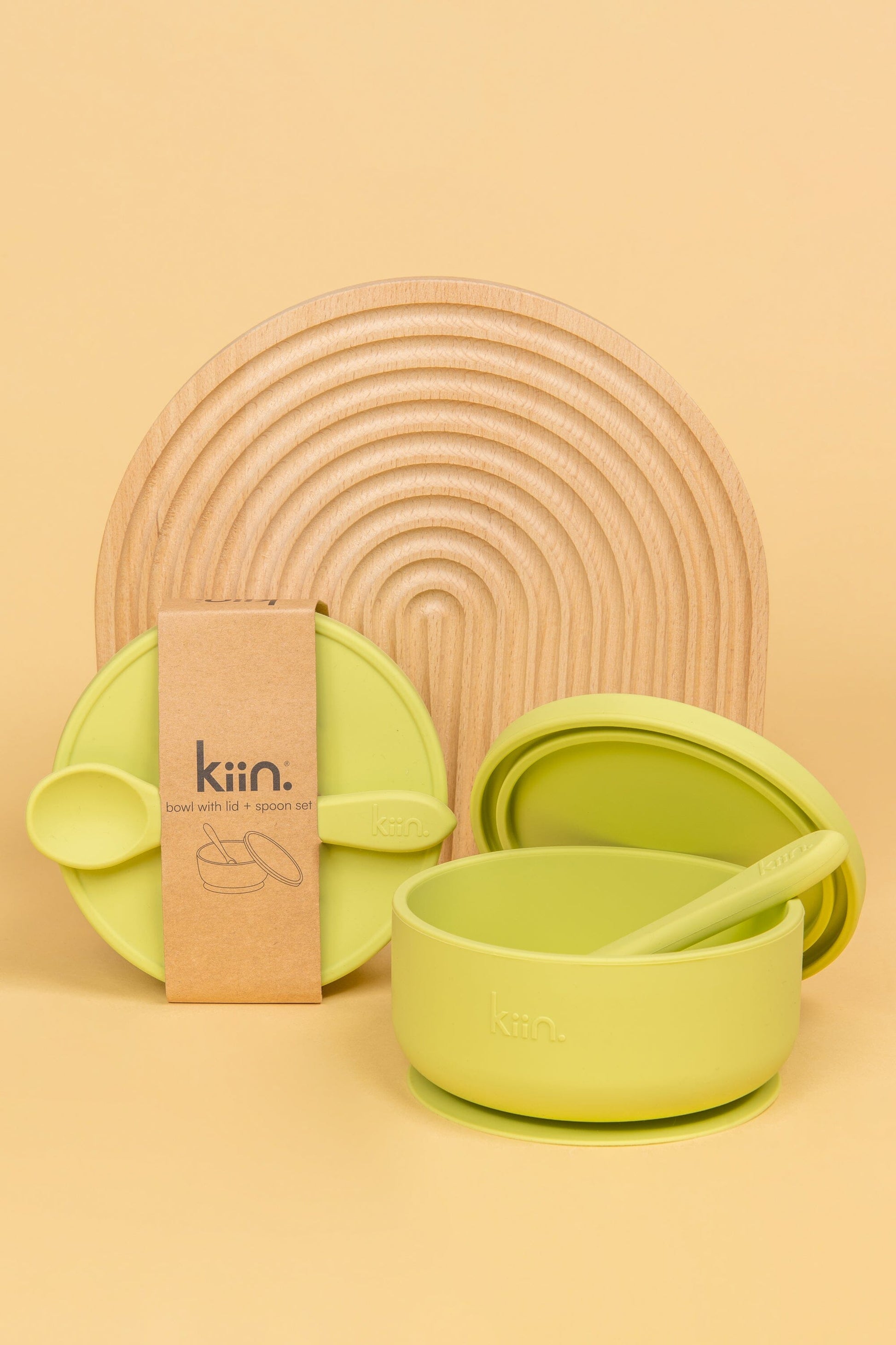 Silicone Suction Bowl with lid + Spoon Set Bibs + Tableware Kiin ® 