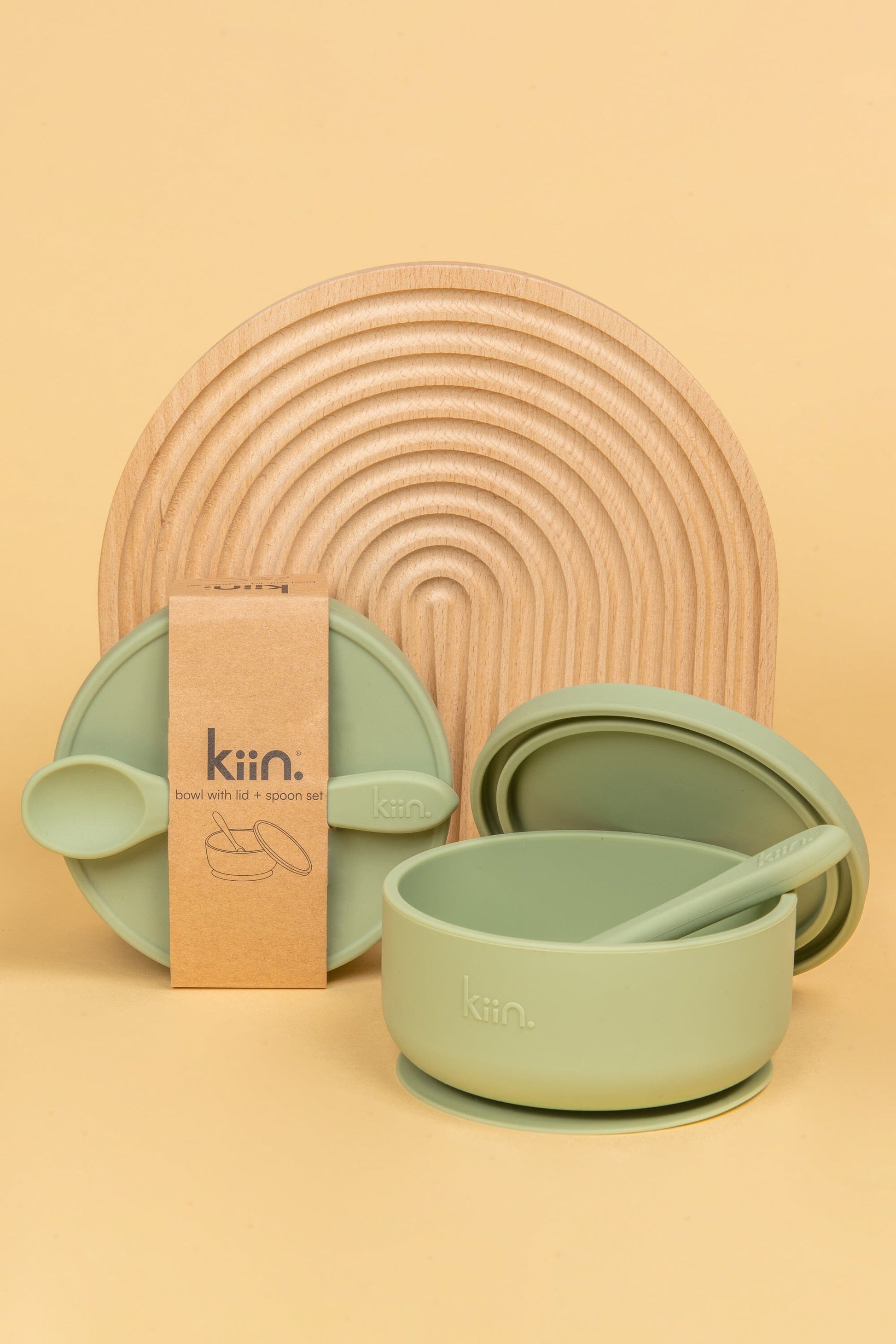 Silicone Suction Bowl with lid + Spoon Set Bibs + Tableware Kiin ® 