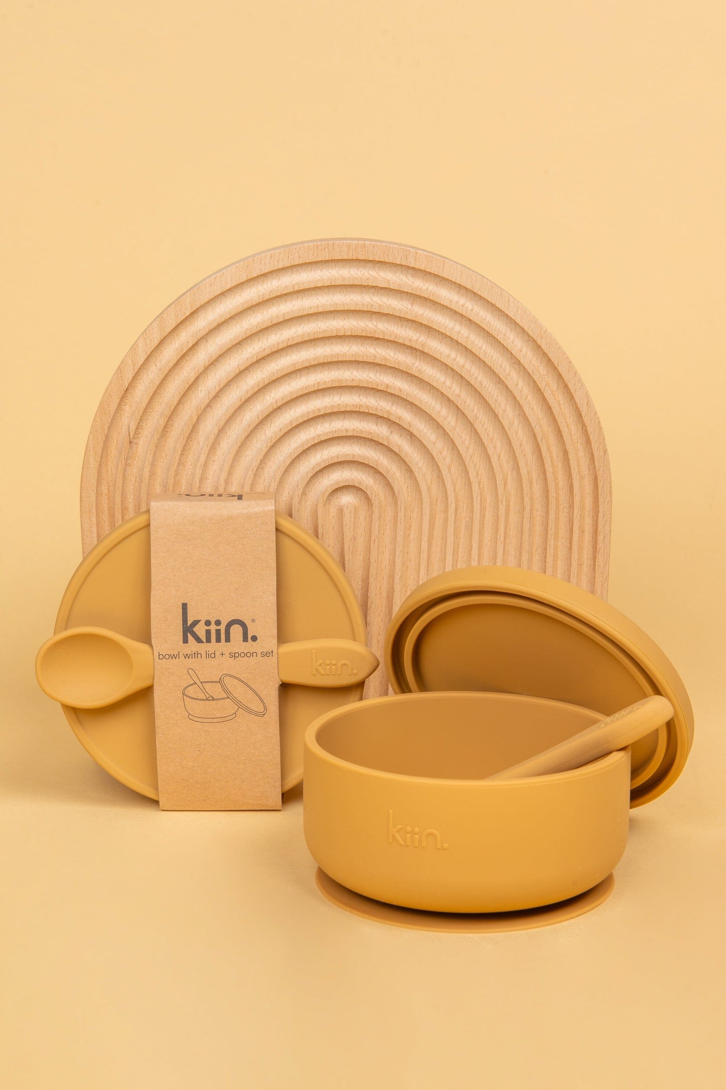 Silicone Suction Bowl with lid + Spoon Set Bibs + Tableware Kiin ® 