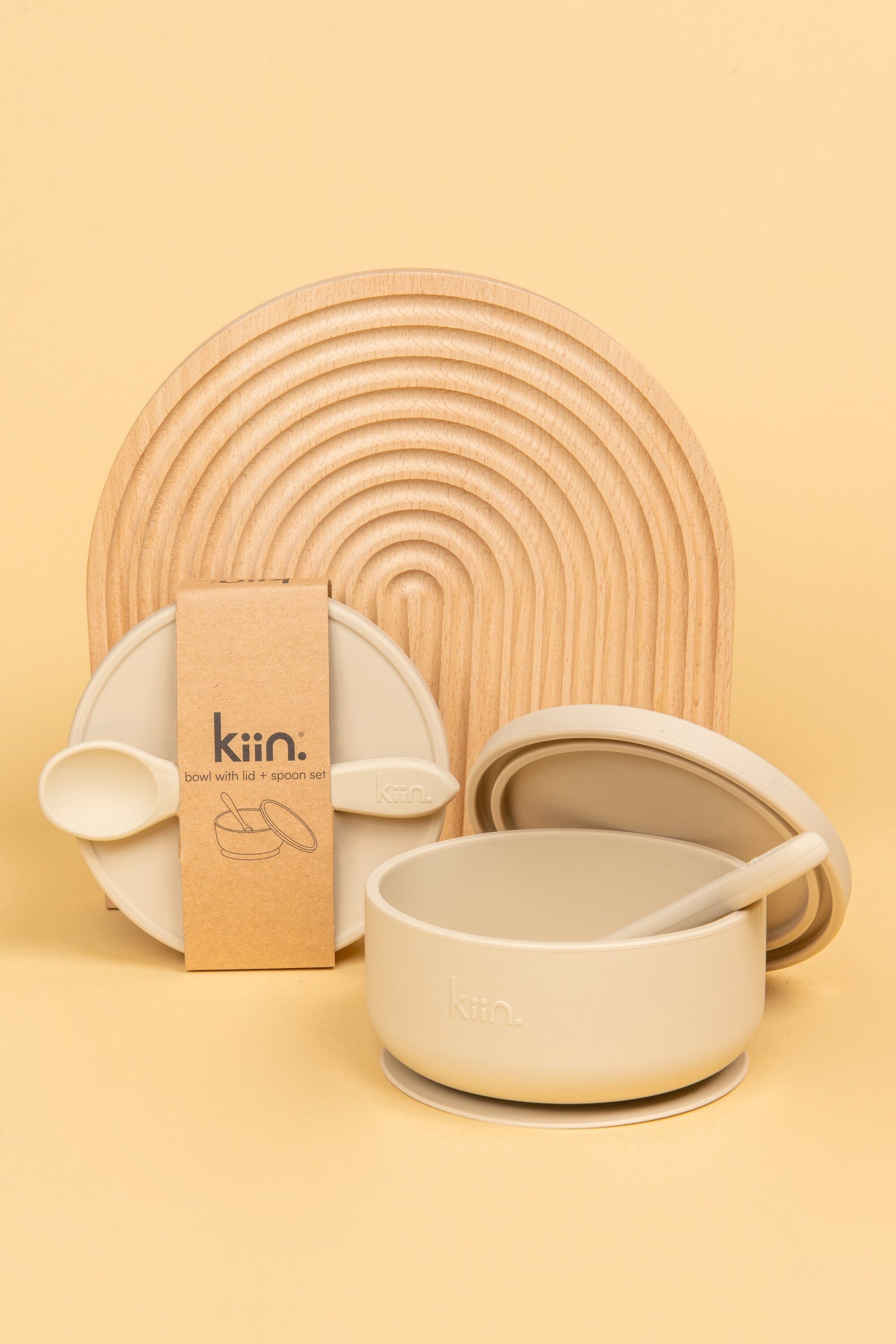 Silicone Suction Bowl with lid + Spoon Set Bibs + Tableware Kiin ® 